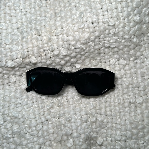 Rectangular Trendy Sunglasses - Picture 3 of 5